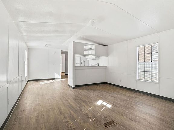 2nd image of 9342 Labelle St