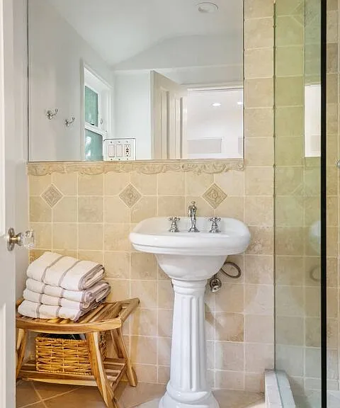 10576 Lindbrook Dr — Photo 40