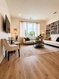 1 bed, 1.5 bath, 954 sqft, $1,799 — Photo 2