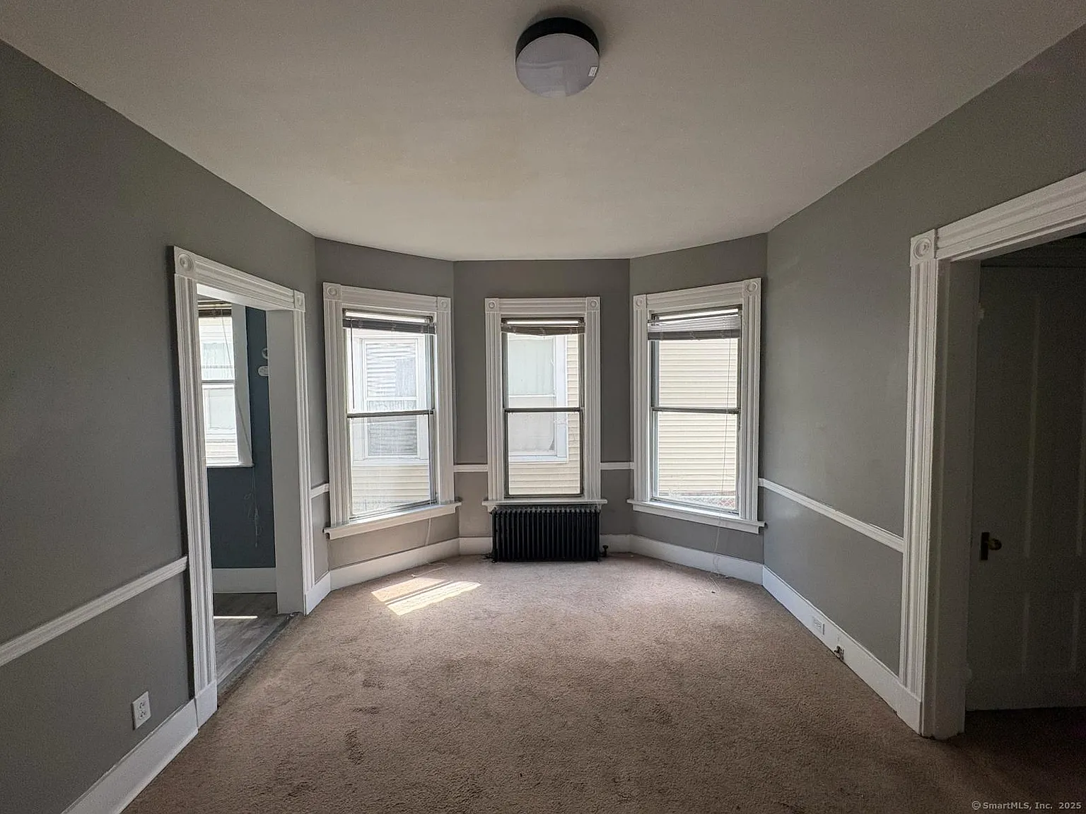 4 bed, 1.0 bath, 3845 sqft, $2,495 — Photo 2