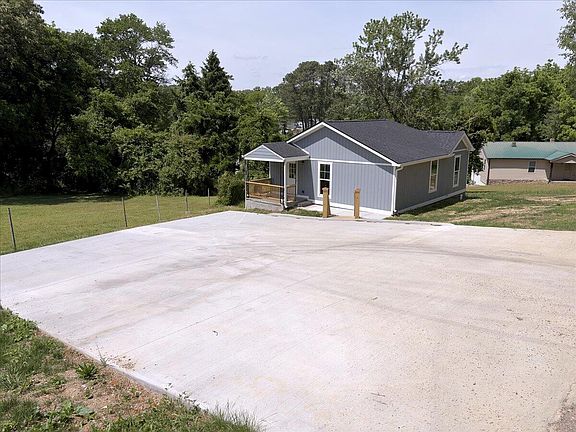 3rd image of 603 Orchard Ter
