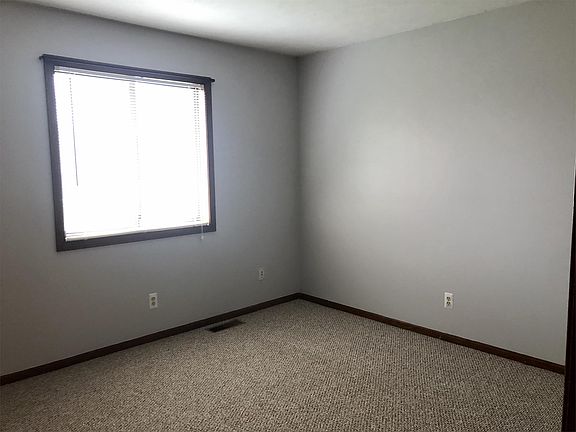 5th image of 2708 Randall Ave NW