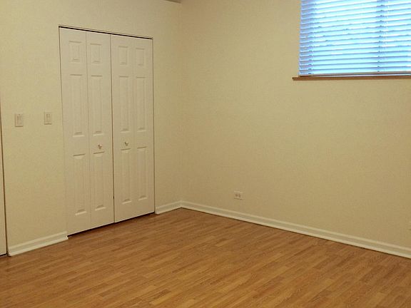 3rd image of 3759 N Southport Ave #1R