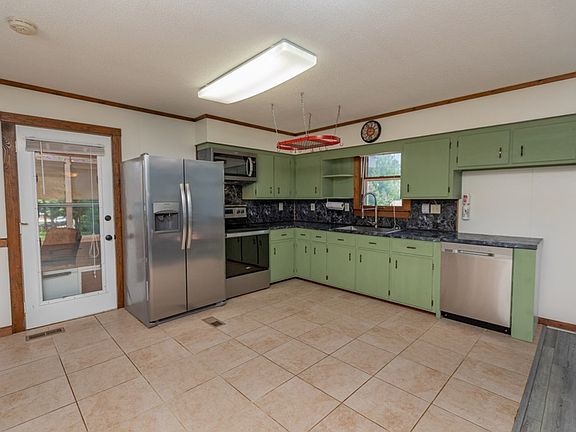 5th image of 105 Lakeview Dr