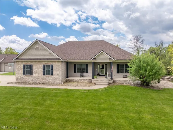 9955 Preston Ave, Louisville, OH 44641