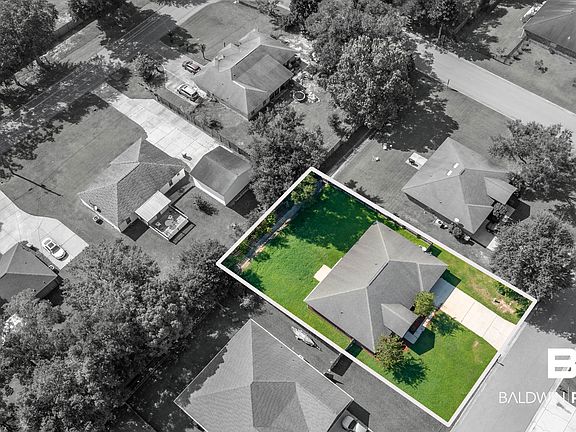 4th image of 227 Woodsong Dr