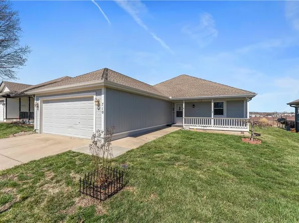710 E Saturn Dr, Raymore, MO 64083