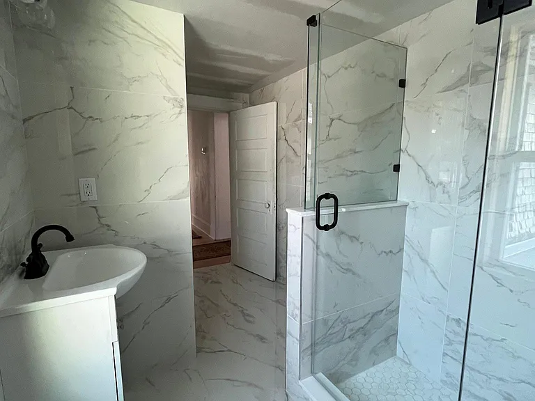 136 King St #B — Photo 18