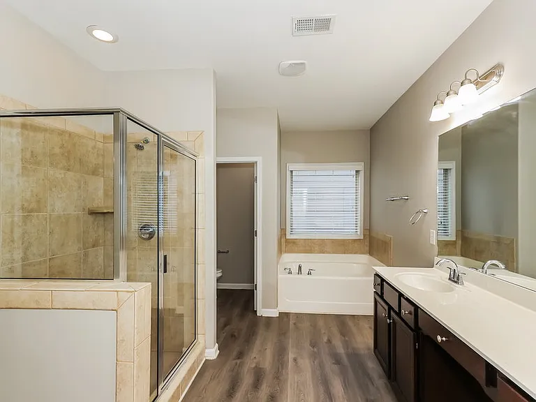 3924 Lake Manor Way — Photo 13