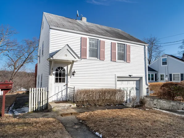 19 Knickerbocker Avenue, Stamford, CT 06907