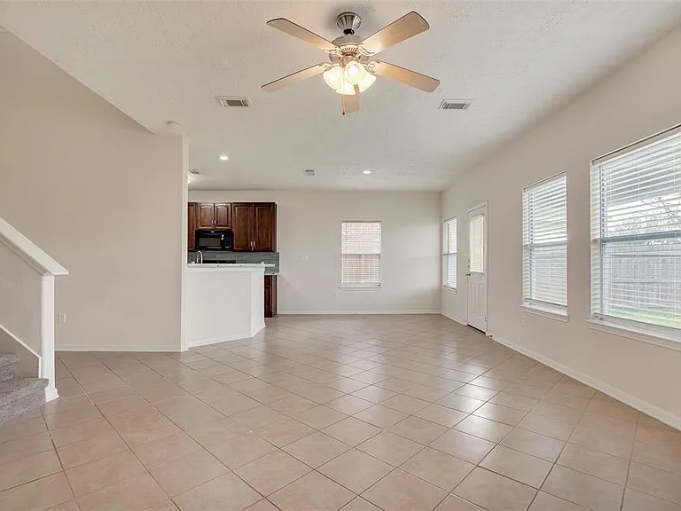 146 Horn Ct — Photo 13
