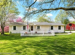 12909 Haven Dr, South Lyon, MI 48178