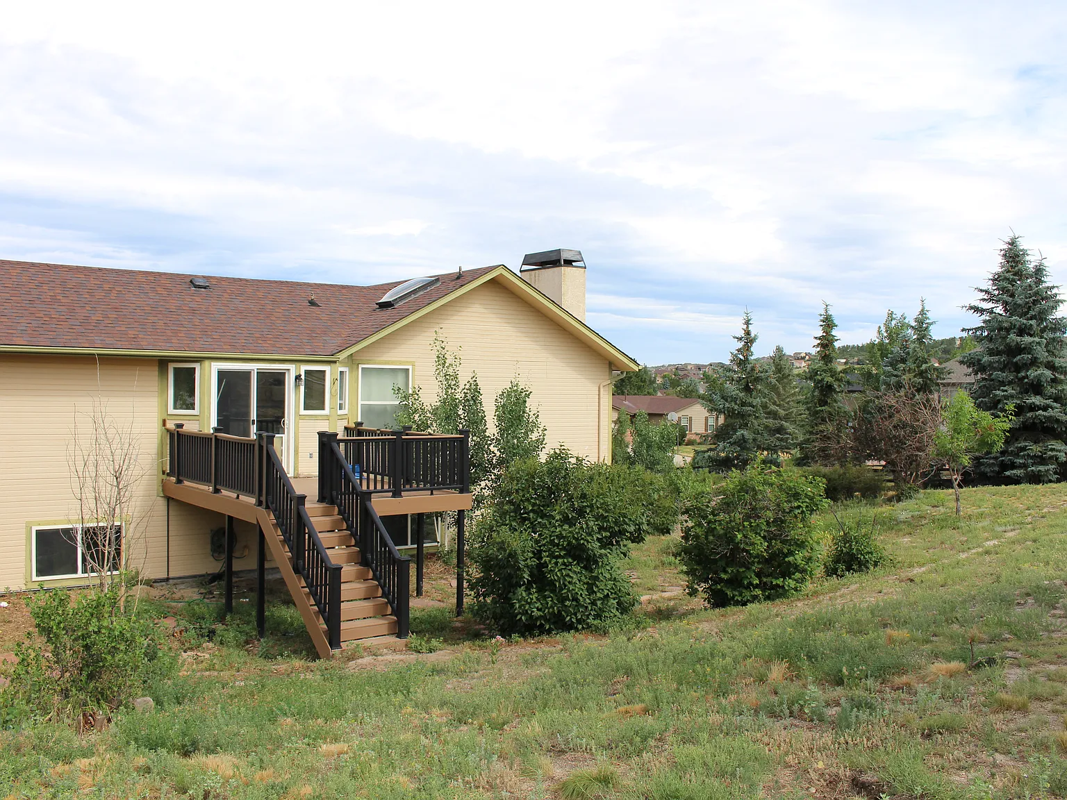 4 bed, 2018 sqft, $2,500 — Photo 3
