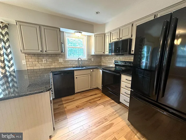 11928 Sentinel Point Ct — Photo 9