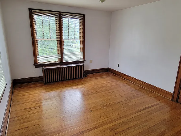 302 E Prospect St — Photo 16