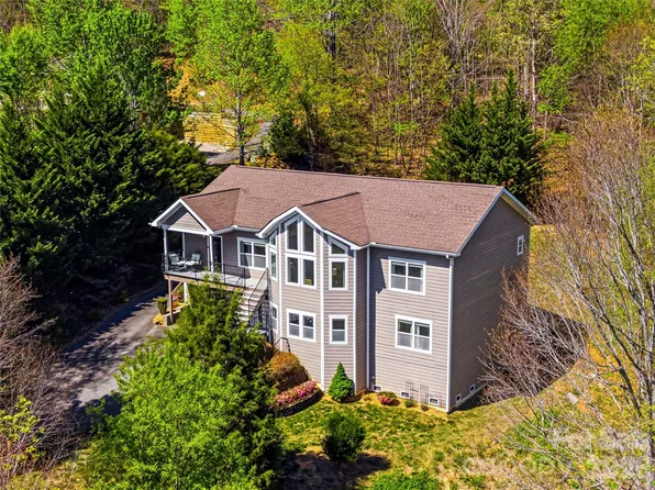 24 Sunnie Rae Ln, Candler, NC 28715