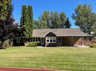 5 Fish Hatchery Rd, Republic, WA 99166