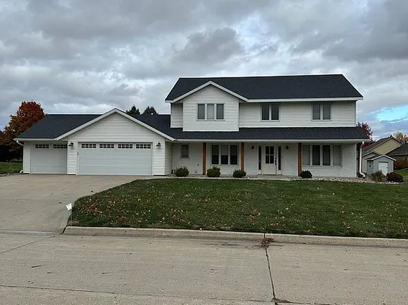 2212 Ashwood Dr, Carroll, IA 51401