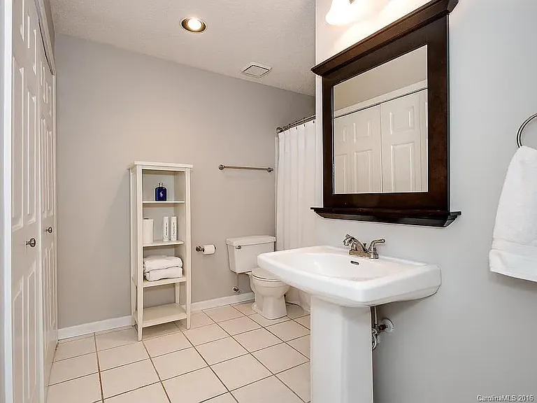 501 Olmsted Park Pl #C — Photo 8