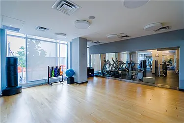 Rented by R New York