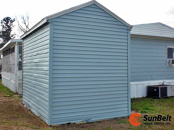 4th image of 3920 SW 30th St #B10