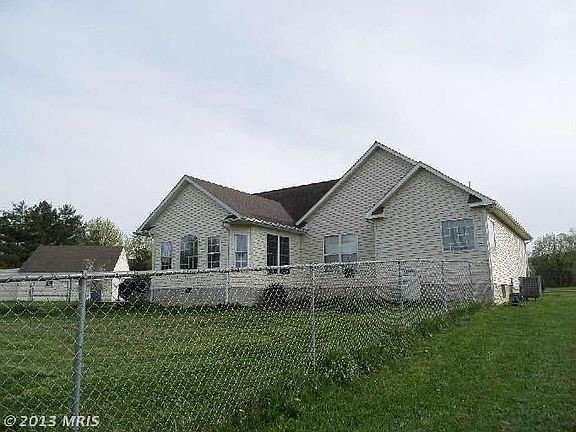 4th image of 822 Abbie Ln