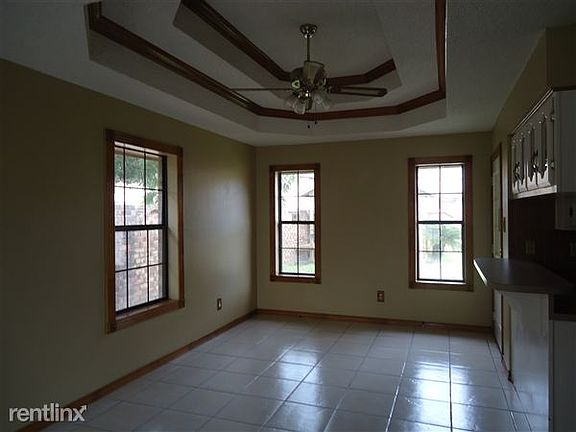 2424 Kerria Dining Room