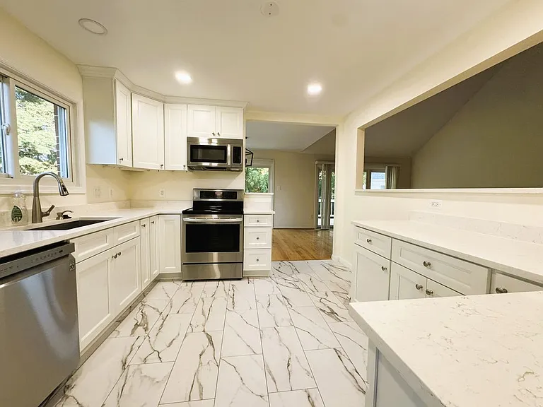 4507 Highland Green Ct — Photo 2