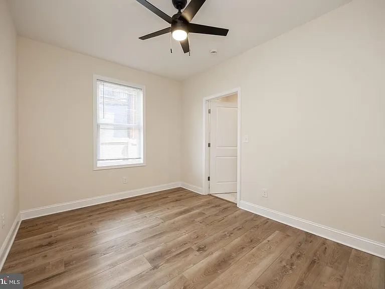 325 W Barnard St W — Photo 6