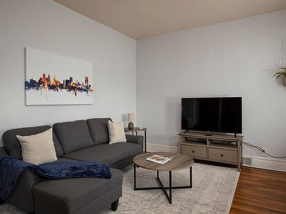 3rd image of 115 Claremont Ave APT 2