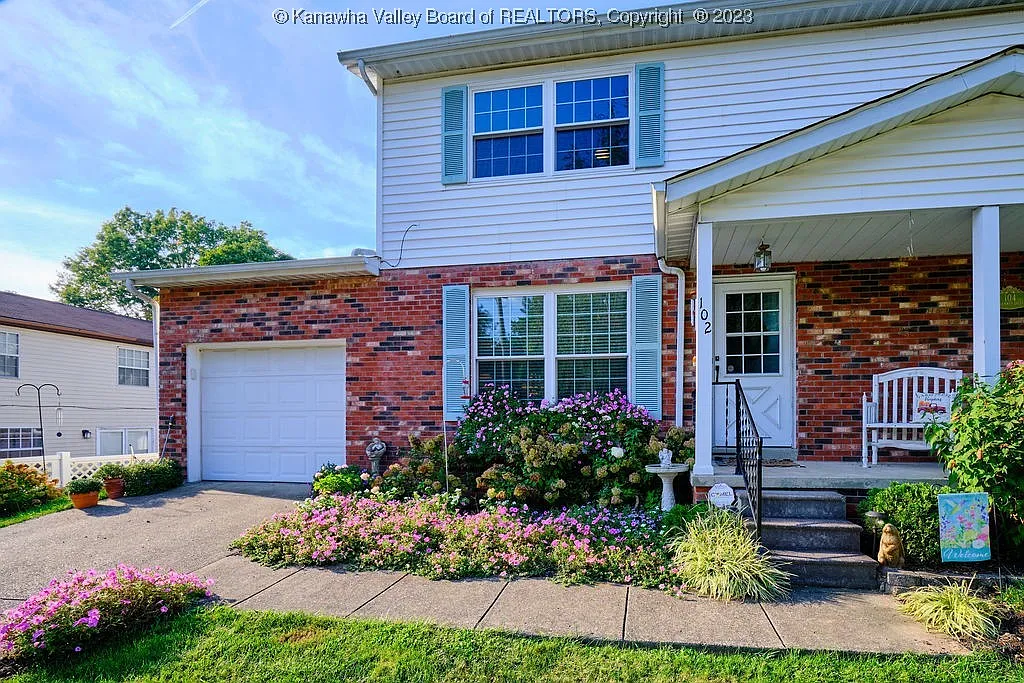 102 Brammer Dr photo 1