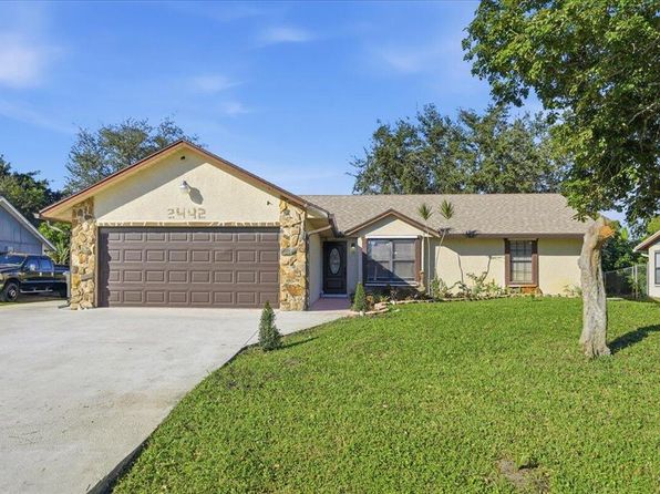 2442 SW Lafayette St