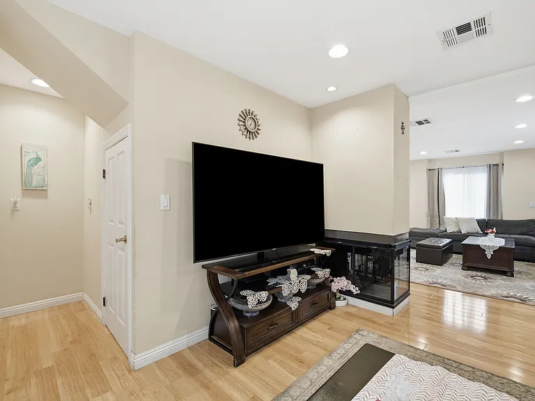 10060 Tujunga Canyon Blvd — Photo 7