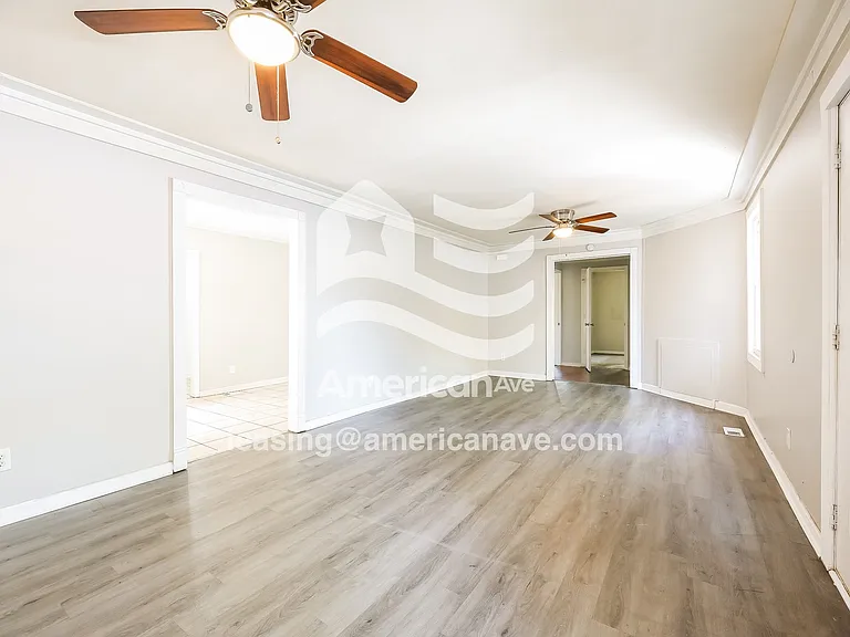 40482_004_living_room_13690942.jpg