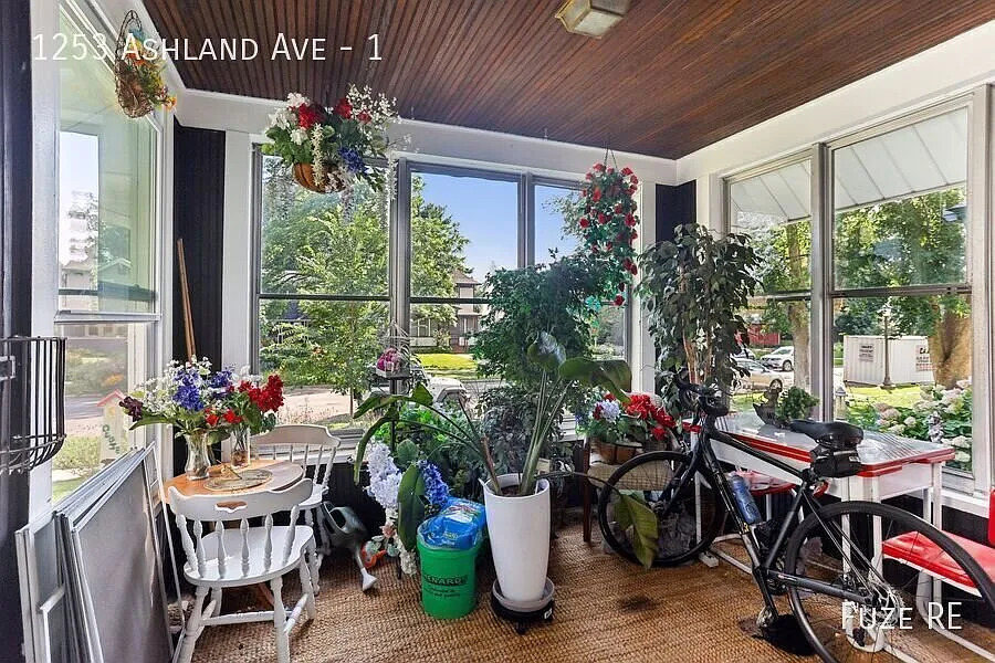 1253 Ashland Ave — Photo 3