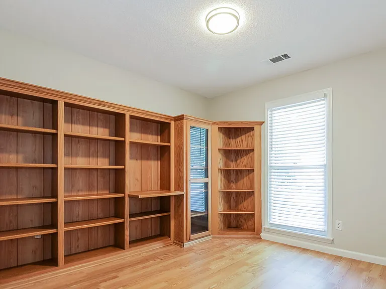 1470 Cider House Ln — Photo 8