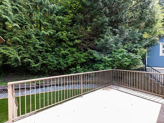 4th image of 1184 Riverside Dr