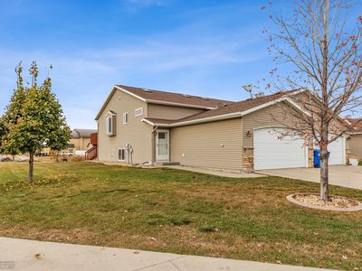 4362 39 1/2 Ave S, Fargo, ND, 58104
