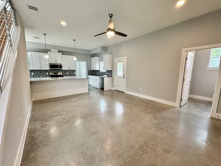 6911 Meador Ave — Photo 5