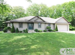6425 Red Pine Ct, Fruitport, MI 49415
