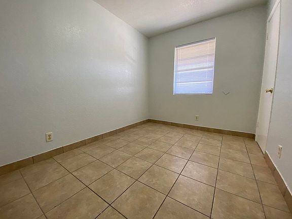 5th image of 4700 Maxwell Ave #22