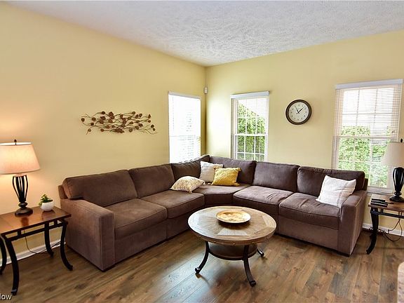 5th image of 151 River Rock Way