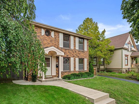 3rd image of 3215 S Indiana AVENUE #3217