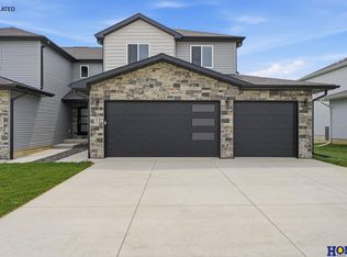 8854 Peregrine Rd, Lincoln, NE 68505