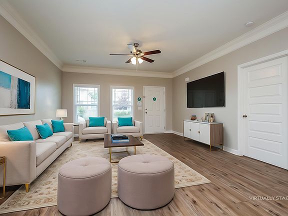 3rd image of 2233 Dale View Dr