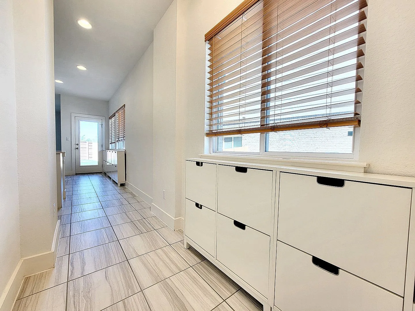 Spacious Georgetown Rental Featuring 4 Bedrooms, 2.5 Baths & 2-Car Garage! — Photo 3