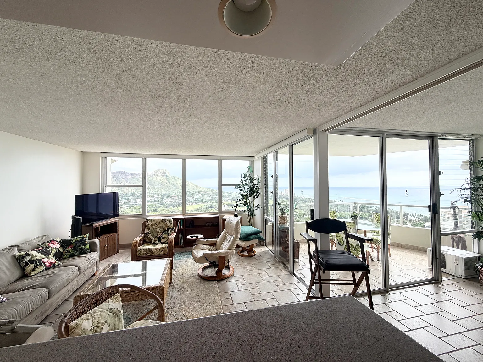 2600 Pualani Way — Photo 3