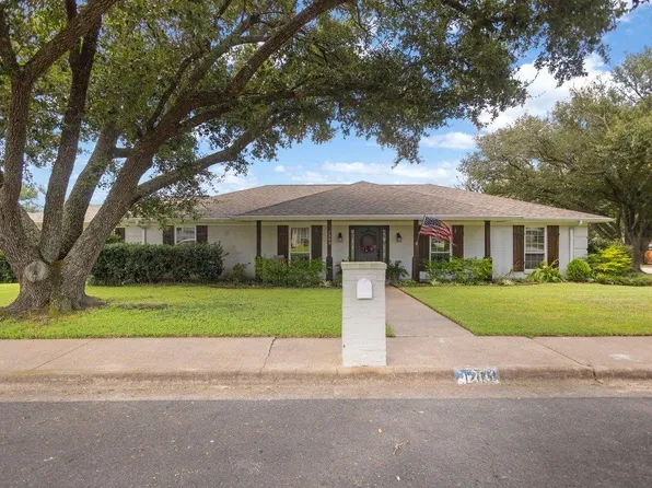 1203 Briarwood Trl, Henderson, TX 75654