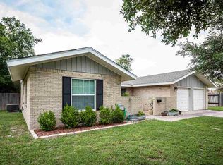 203 Crestline Dr, Del Rio, TX 78840