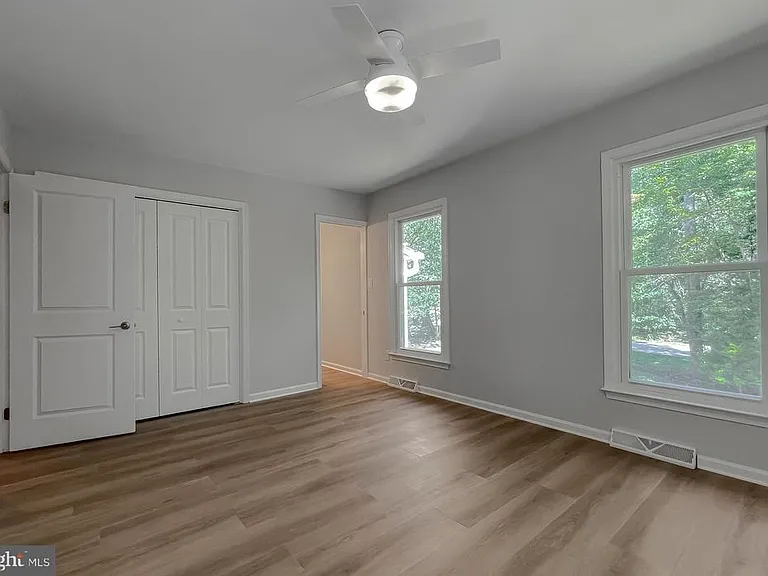 22373 Enoch Rd — Photo 40